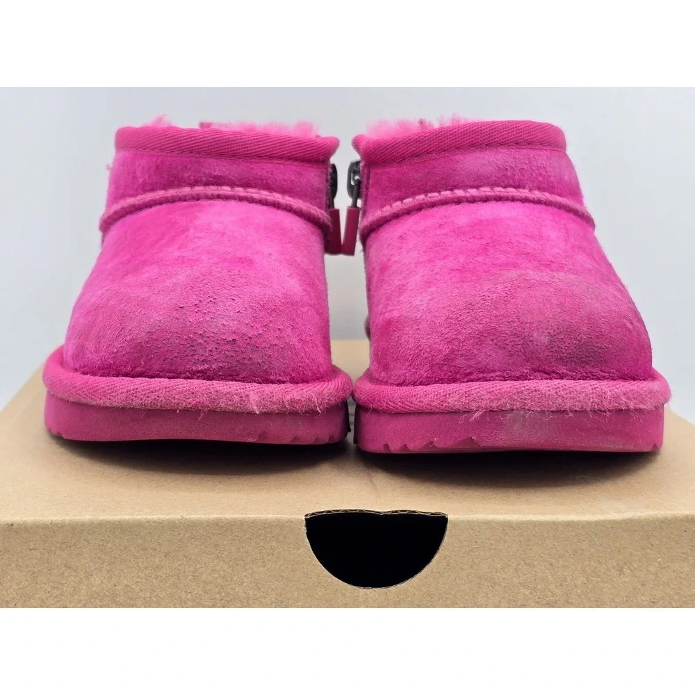 UGG Kids Mini Boot in Hot Pink